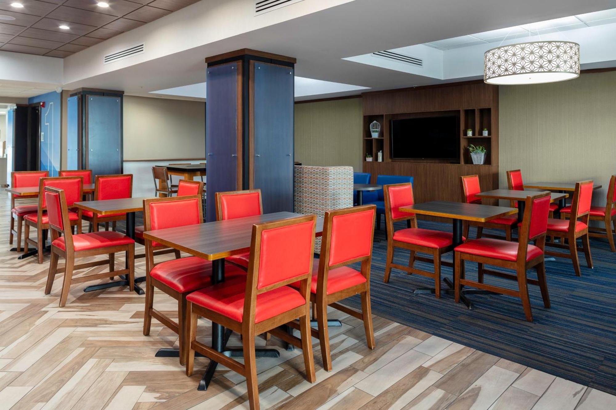 Holiday Inn Express & Suites Roanoke Rapids By Ihg Buitenkant foto