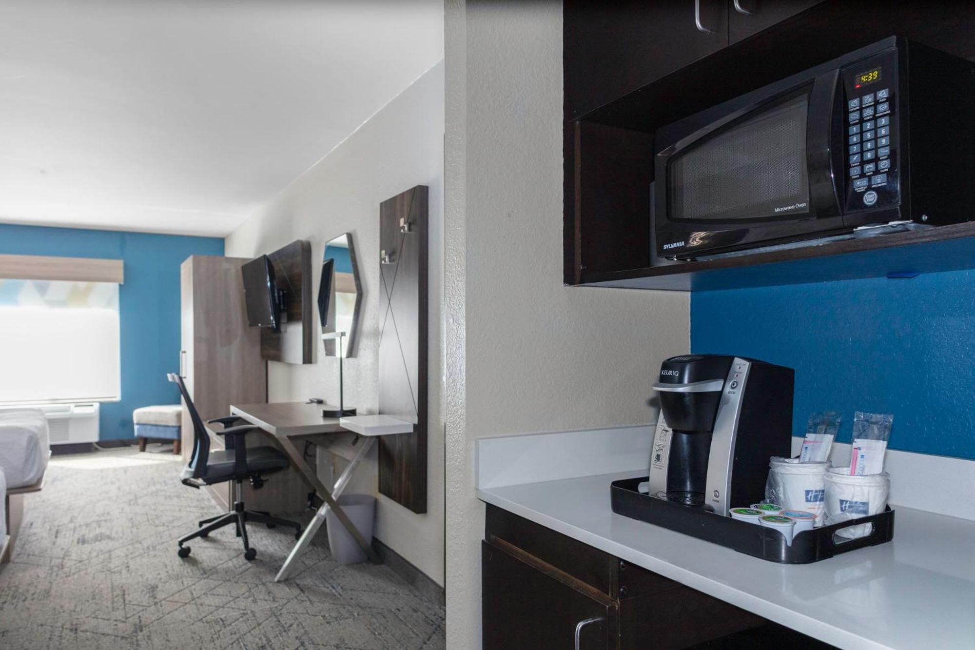 Holiday Inn Express & Suites Roanoke Rapids By Ihg Buitenkant foto