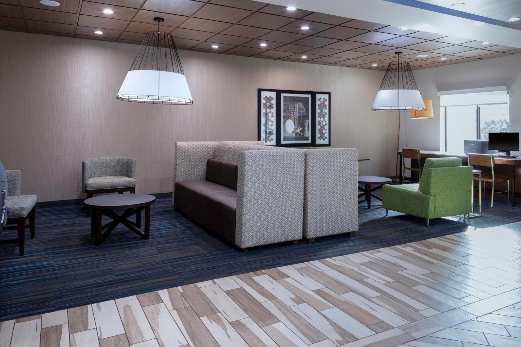 Holiday Inn Express & Suites Roanoke Rapids By Ihg Buitenkant foto