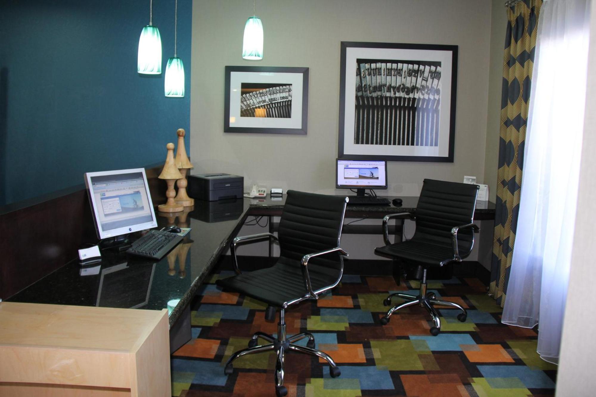 Holiday Inn Express & Suites Roanoke Rapids By Ihg Buitenkant foto