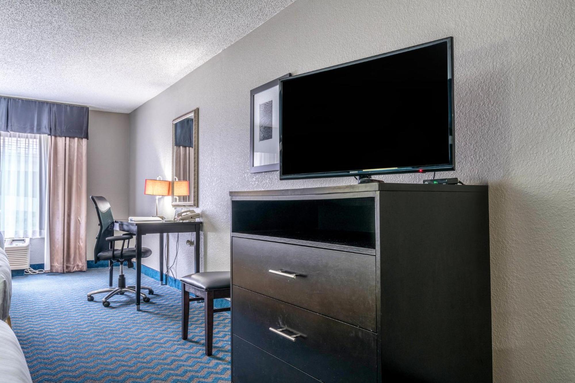 Holiday Inn Express & Suites Roanoke Rapids By Ihg Buitenkant foto