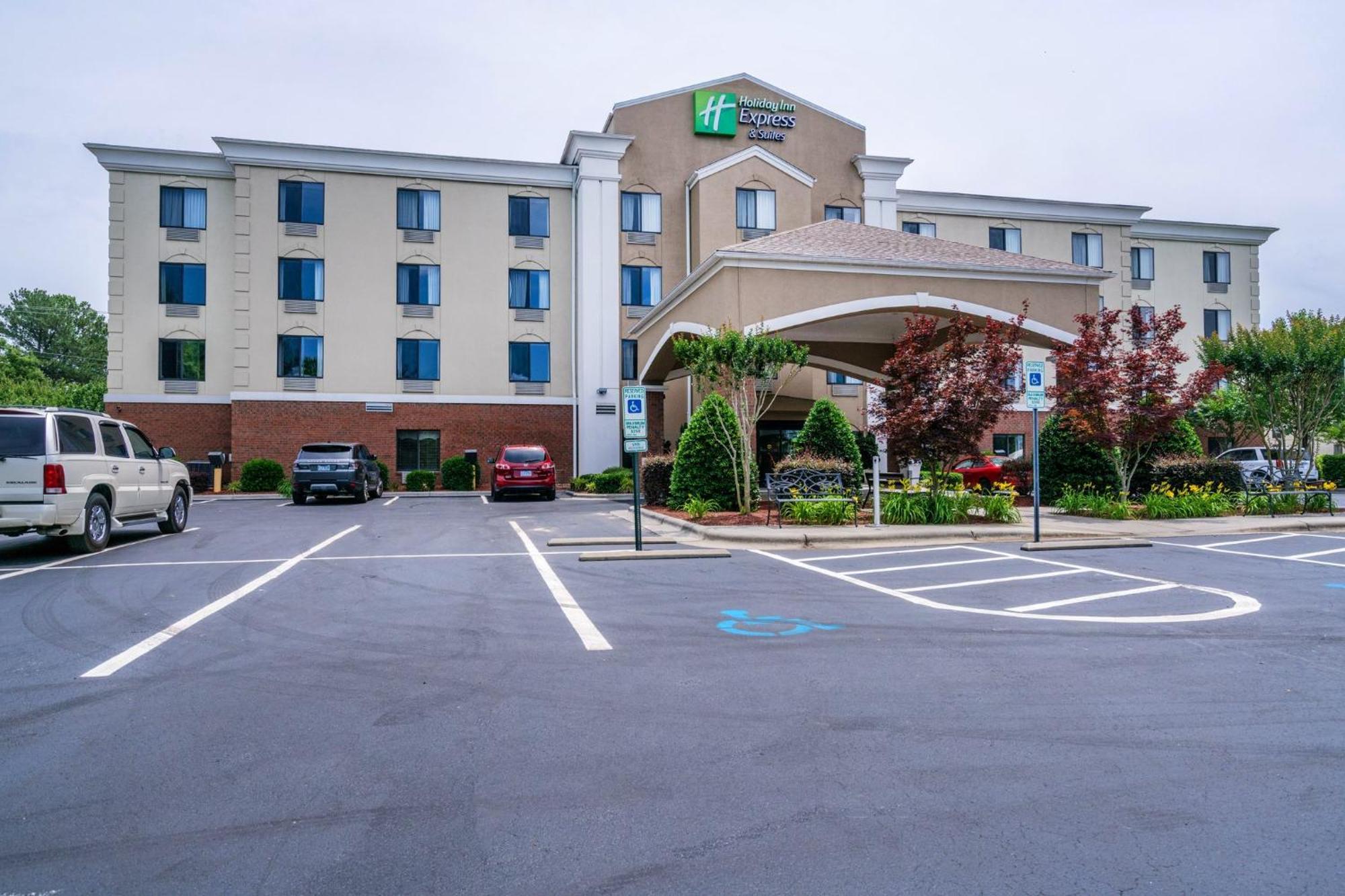 Holiday Inn Express & Suites Roanoke Rapids By Ihg Buitenkant foto