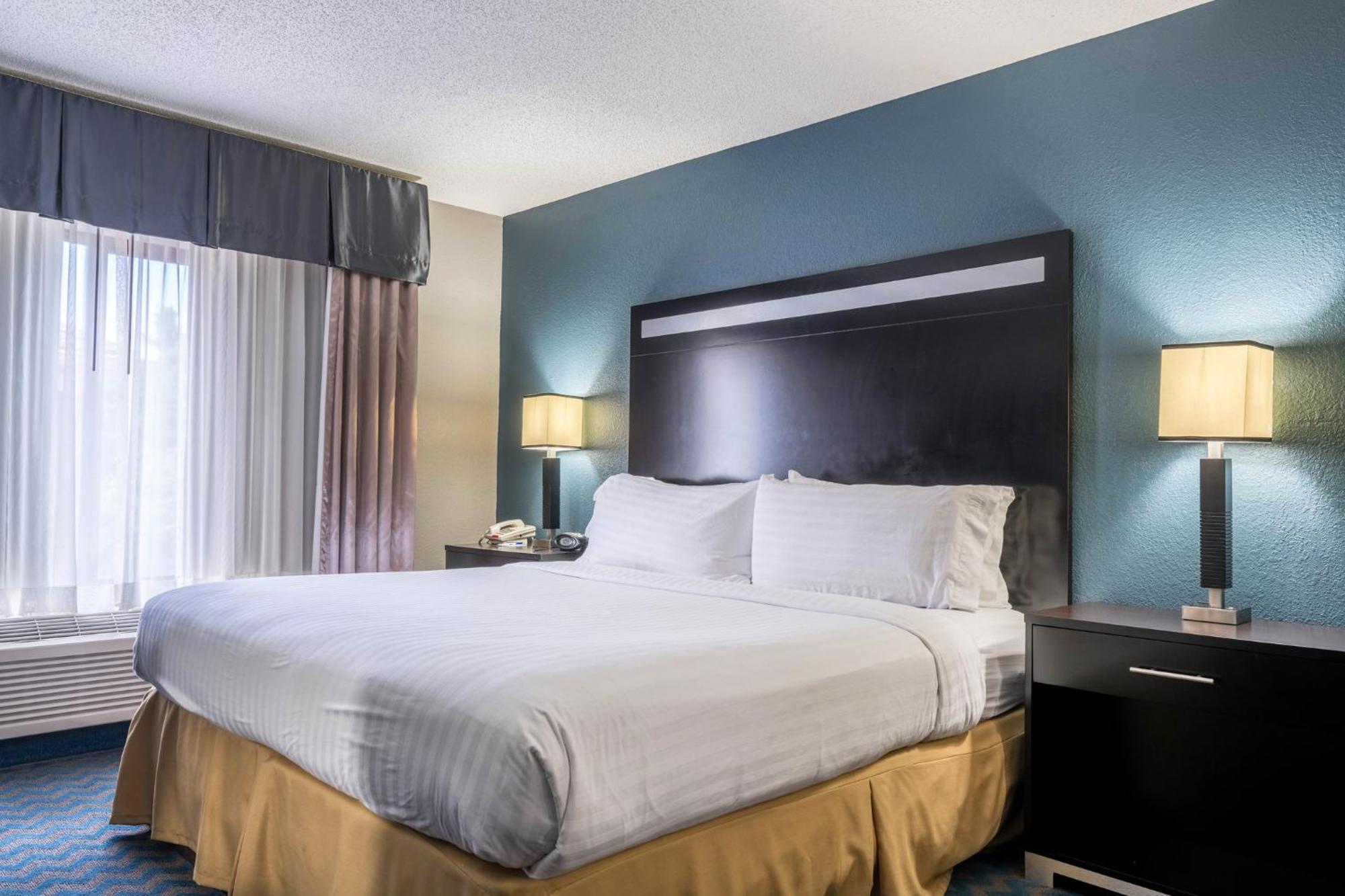 Holiday Inn Express & Suites Roanoke Rapids By Ihg Buitenkant foto