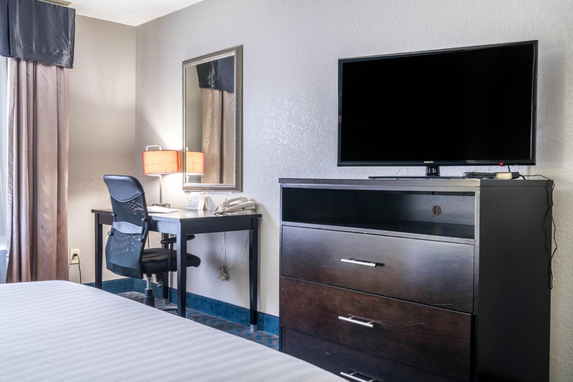 Holiday Inn Express & Suites Roanoke Rapids By Ihg Buitenkant foto