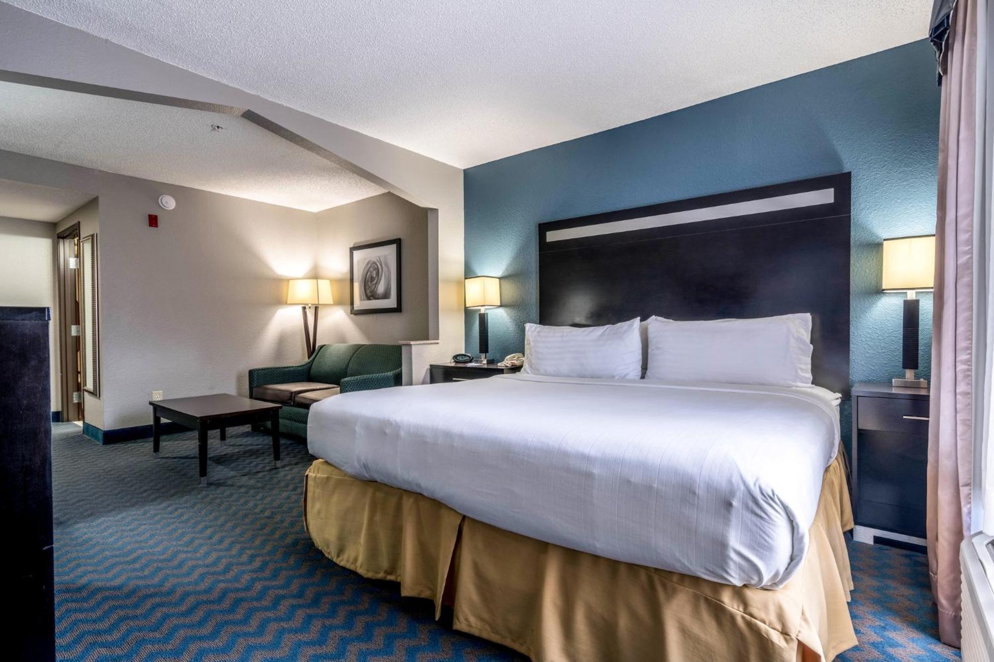 Holiday Inn Express & Suites Roanoke Rapids By Ihg Buitenkant foto