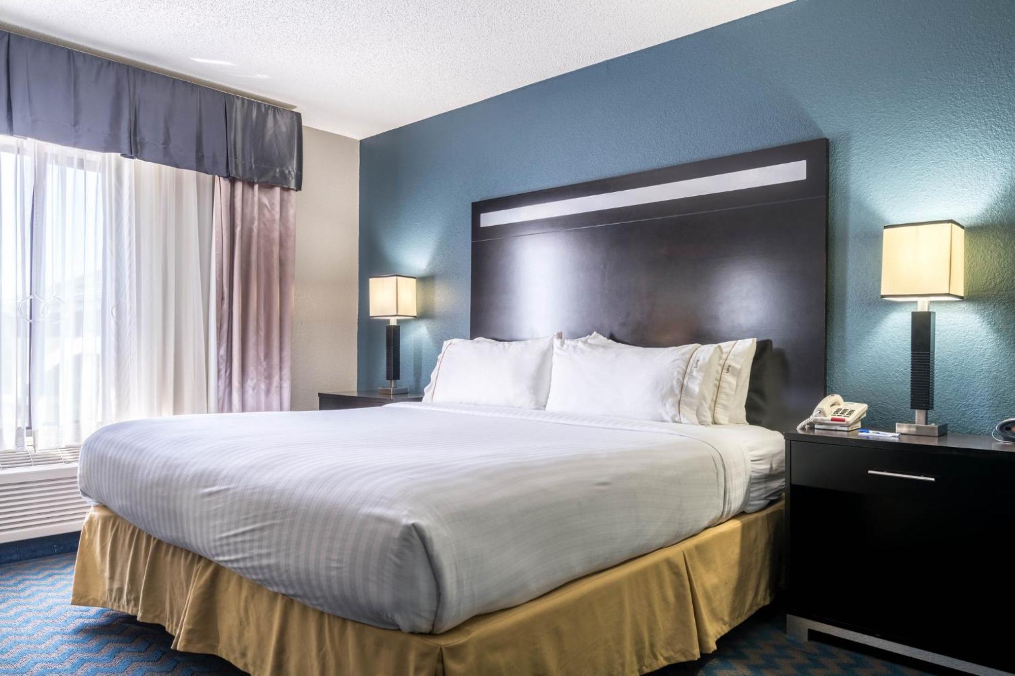 Holiday Inn Express & Suites Roanoke Rapids By Ihg Buitenkant foto